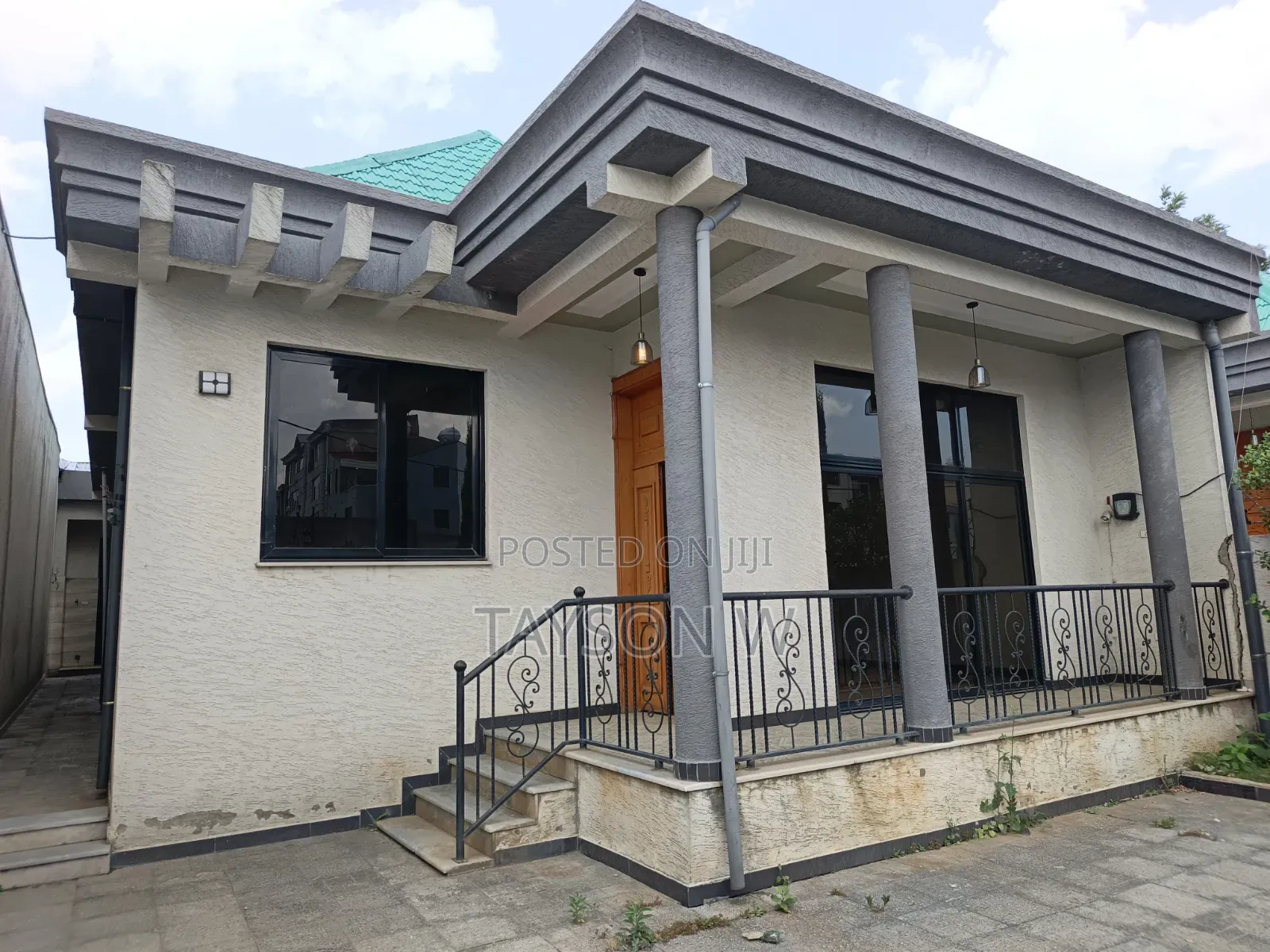 3bdrm Villa in Addis Ababa Semit, Bole for sale