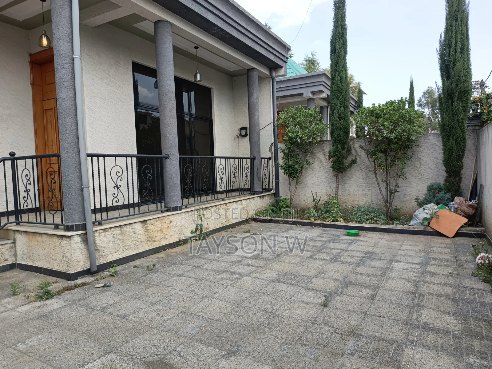 3bdrm Villa in Addis Ababa Semit, Bole for sale