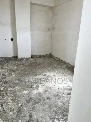 በሳሪስ አቦ አፓርትመንት