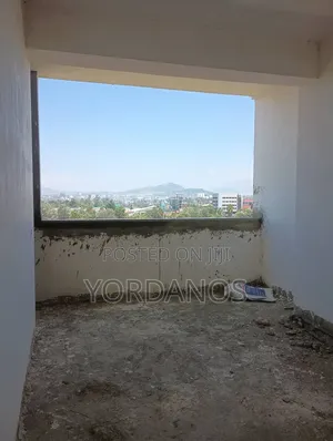 በሳሪስ አቦ አፓርትመንት