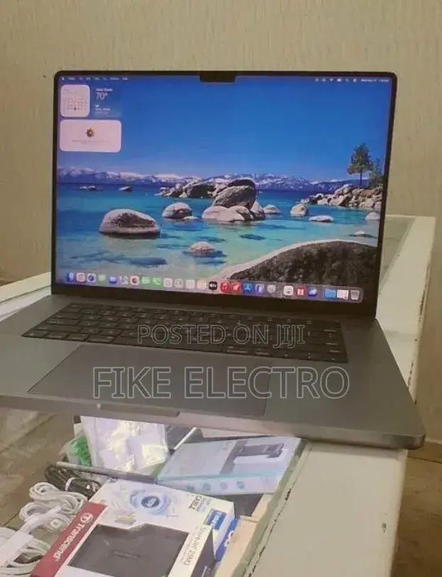 New Laptop Apple MacBook Pro 32GB Apple M1 Max SSD 1T