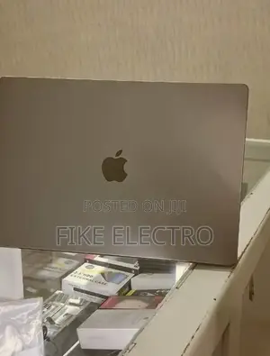 New Laptop Apple MacBook Pro 32GB Apple M1 Max SSD 1T