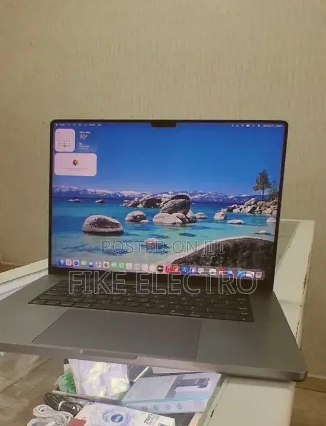 New Laptop Apple MacBook Pro 32GB Apple M1 Max SSD 1T