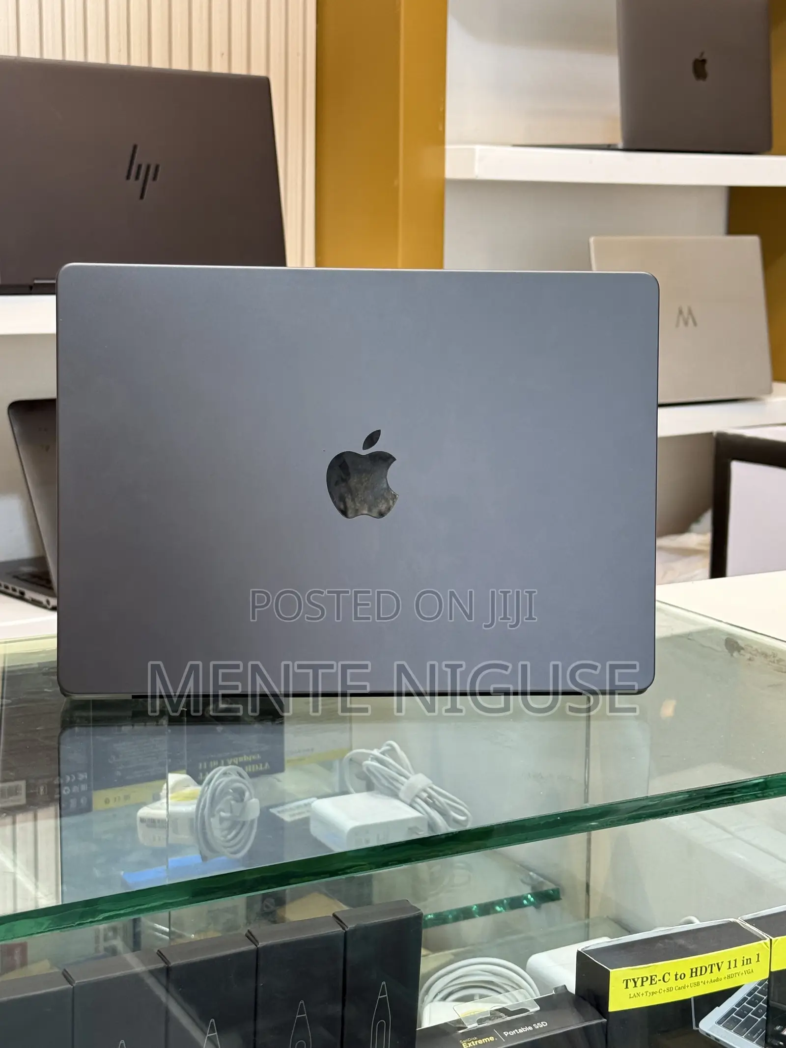 New Laptop Apple MacBook Pro 2024 M4 Pro 24GB Apple M4 Pro SSD 512GB