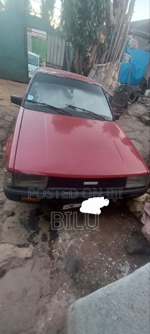 Toyota Corolla 1500 DX 1983 Red