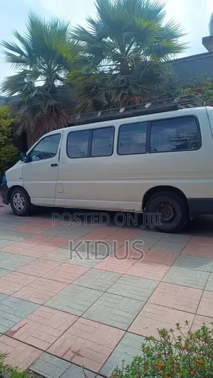Toyota HiAce 2011 White
