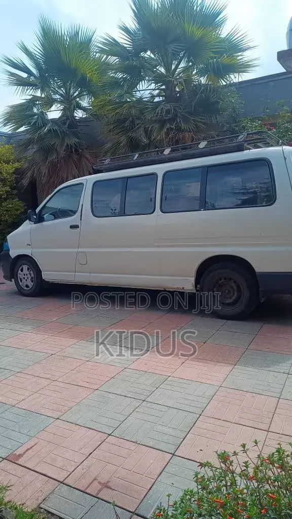 Toyota HiAce 2011 White