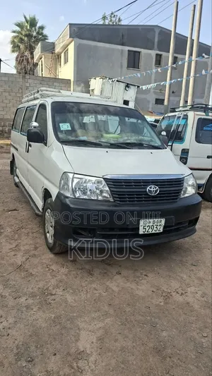 Toyota HiAce 2011 White