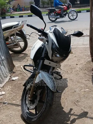 TVS Apache 180 RTR 2017 White