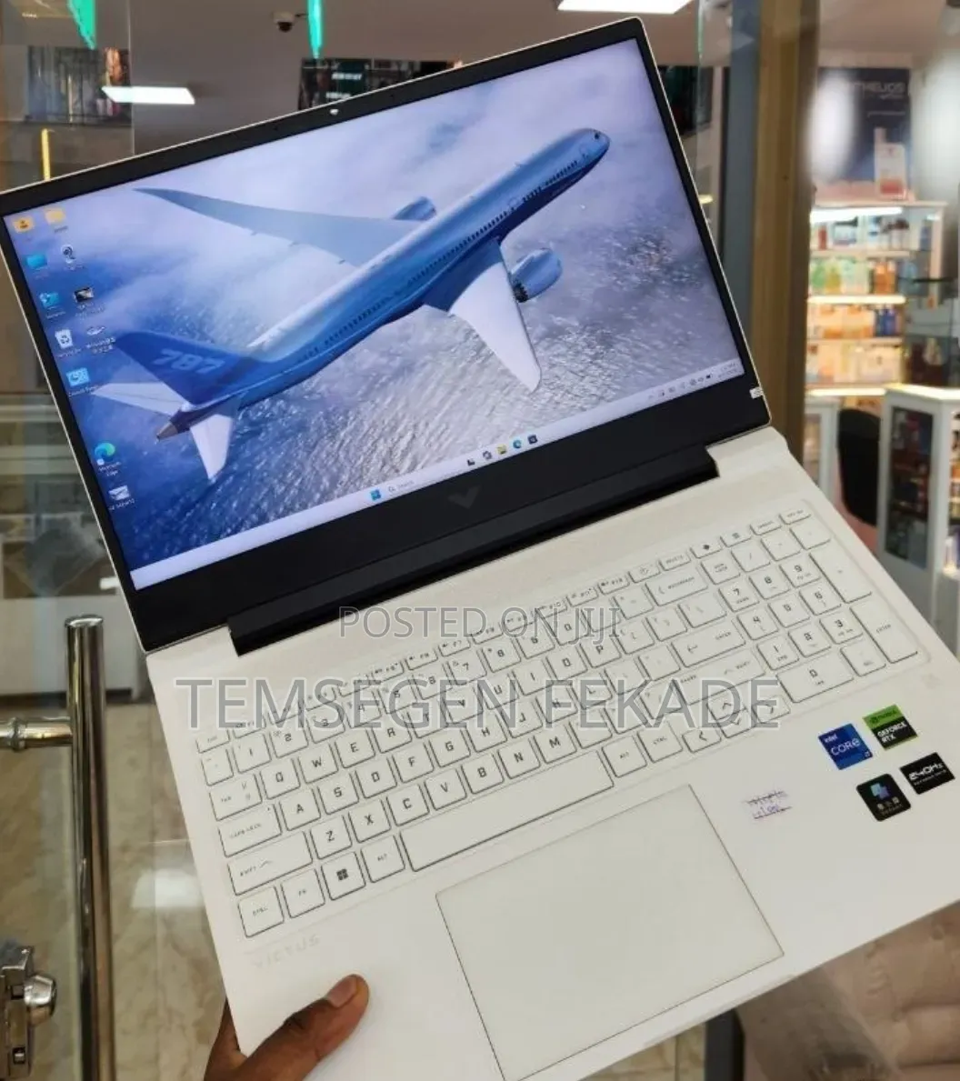 New Laptop HP Victus 16 16GB Intel Core i7 SSD 1T