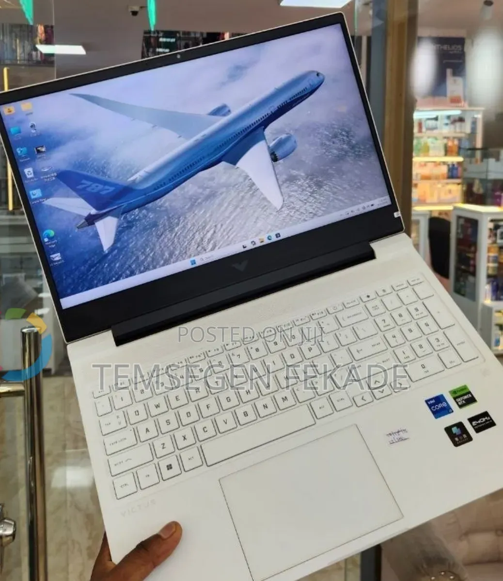New Laptop HP Victus 16 16GB Intel Core i7 SSD 1T