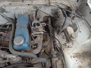 Toyota Hilux 1998 White