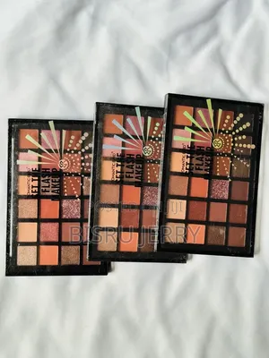 24 Shade Eye-Shadow