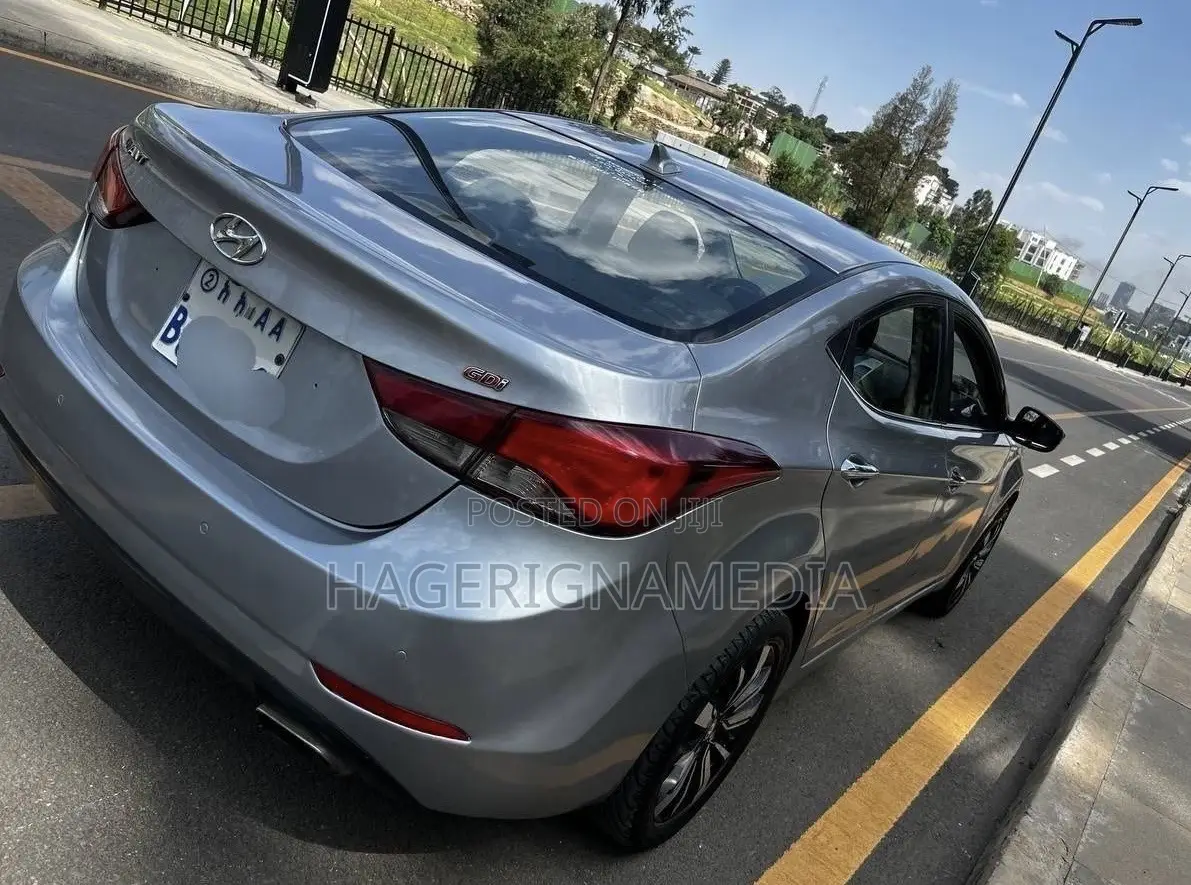 Hyundai Avante 2015 Silver