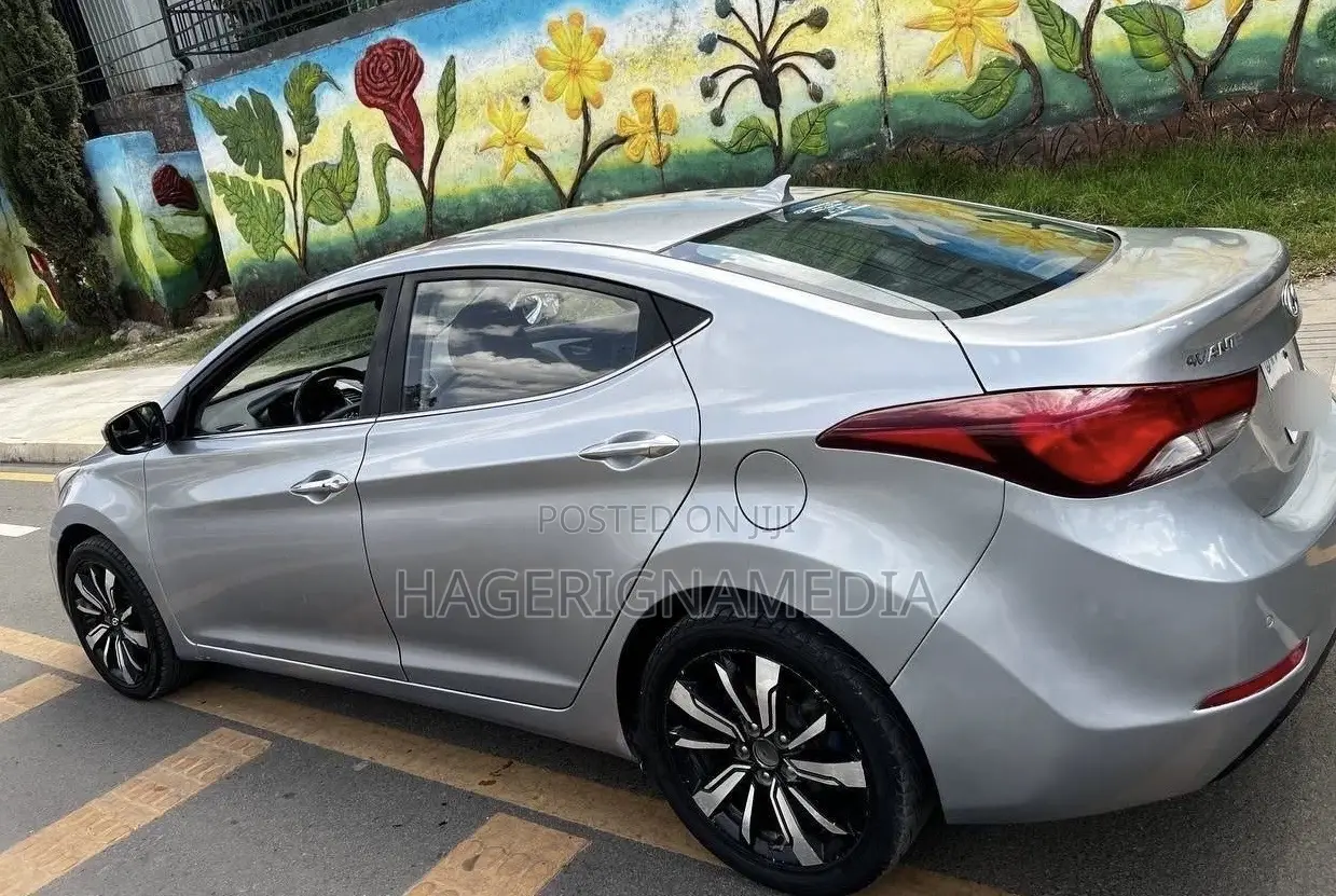 Hyundai Avante 2015 Silver