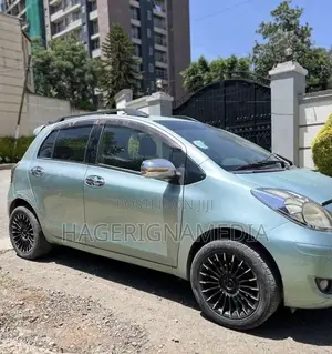 Toyota Yaris 2010 Silver