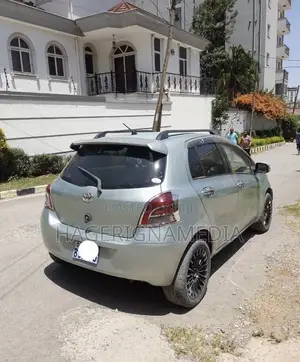 Toyota Yaris 2010 Silver