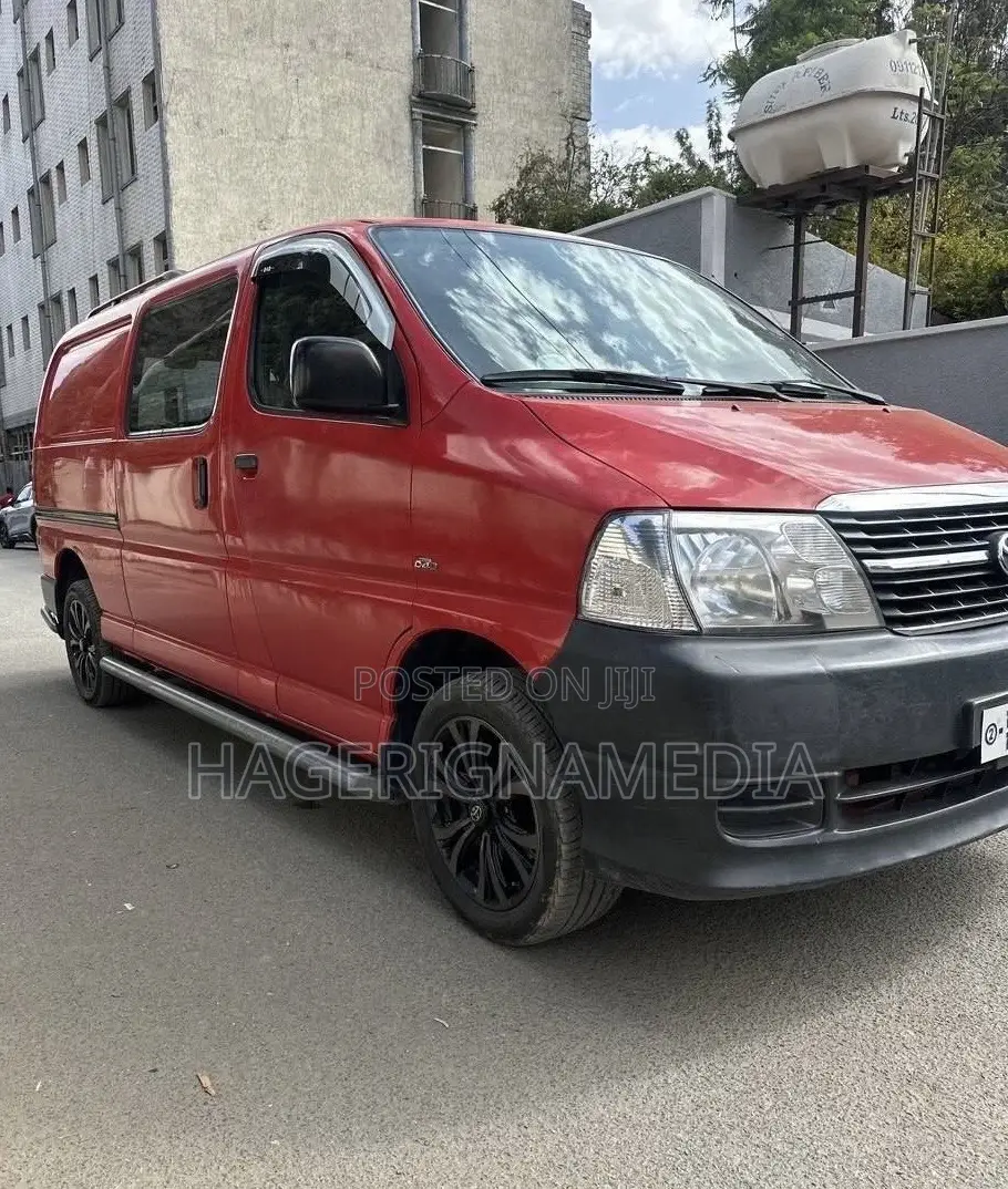 Toyota HiAce 2010 Red