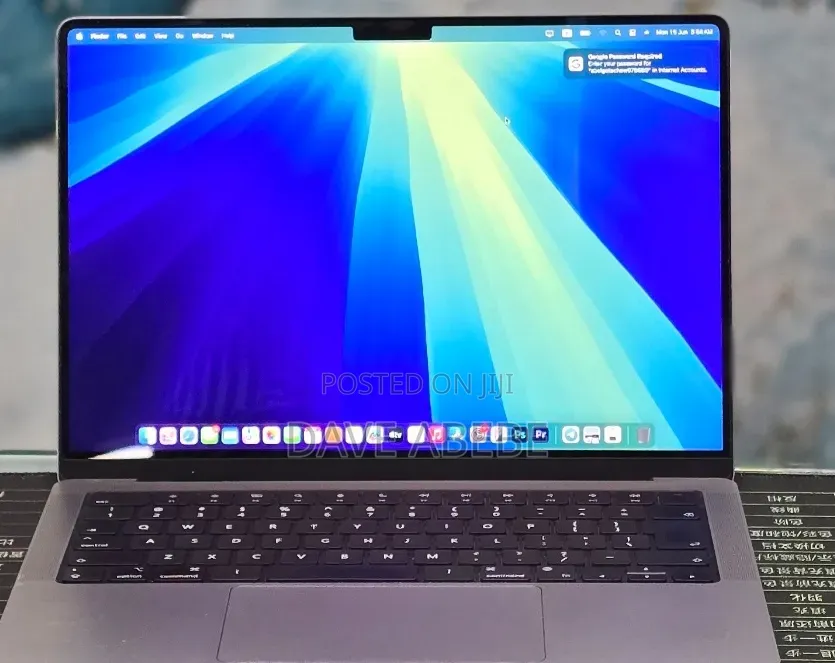 New Laptop Apple MacBook Pro 2021 M1 32GB Apple M1 Pro SSD 1T