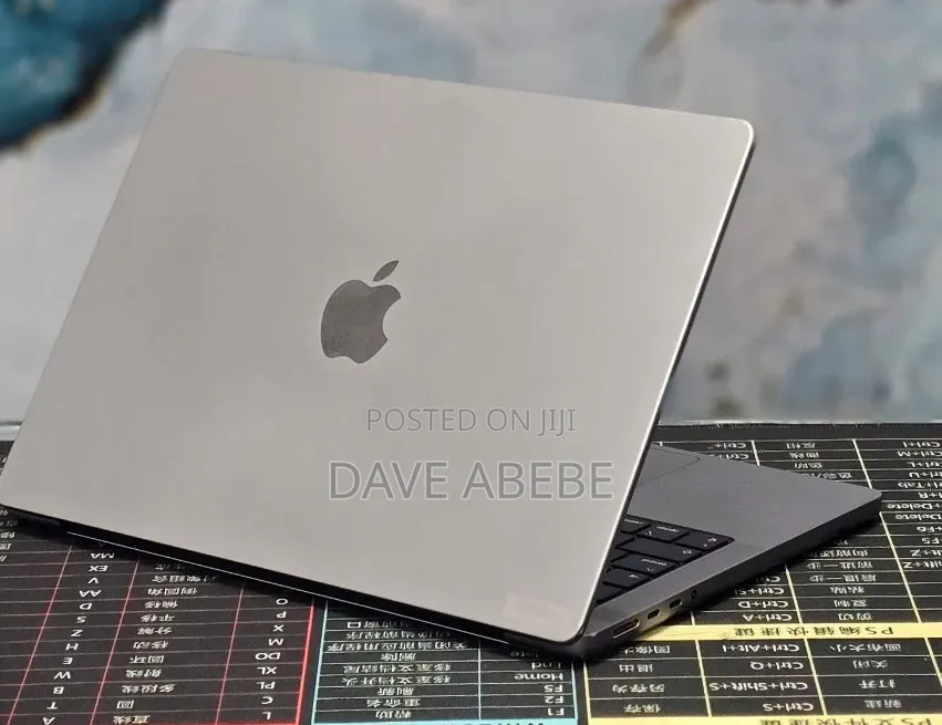 New Laptop Apple MacBook Pro 2021 M1 32GB Apple M1 Pro SSD 1T