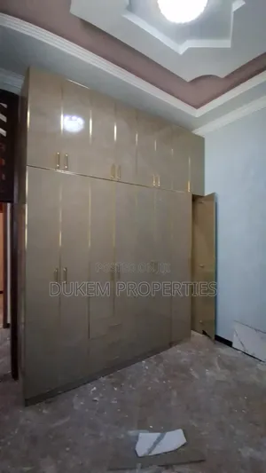 Furnished 5bdrm House in ዱከም ከተማ, East Shewa for sale