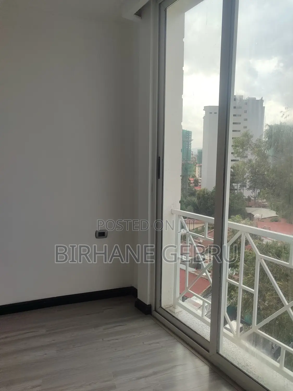 3bdrm Apartment in Meskel Flower, Kirkos for rent