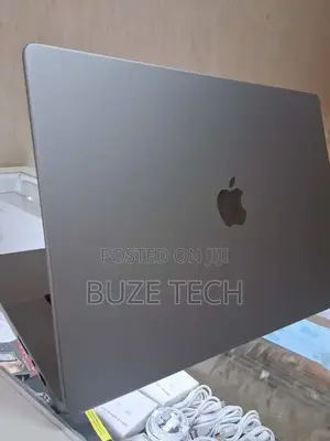 New Laptop Apple MacBook Pro 32GB Apple M1 Pro SSD 1T
