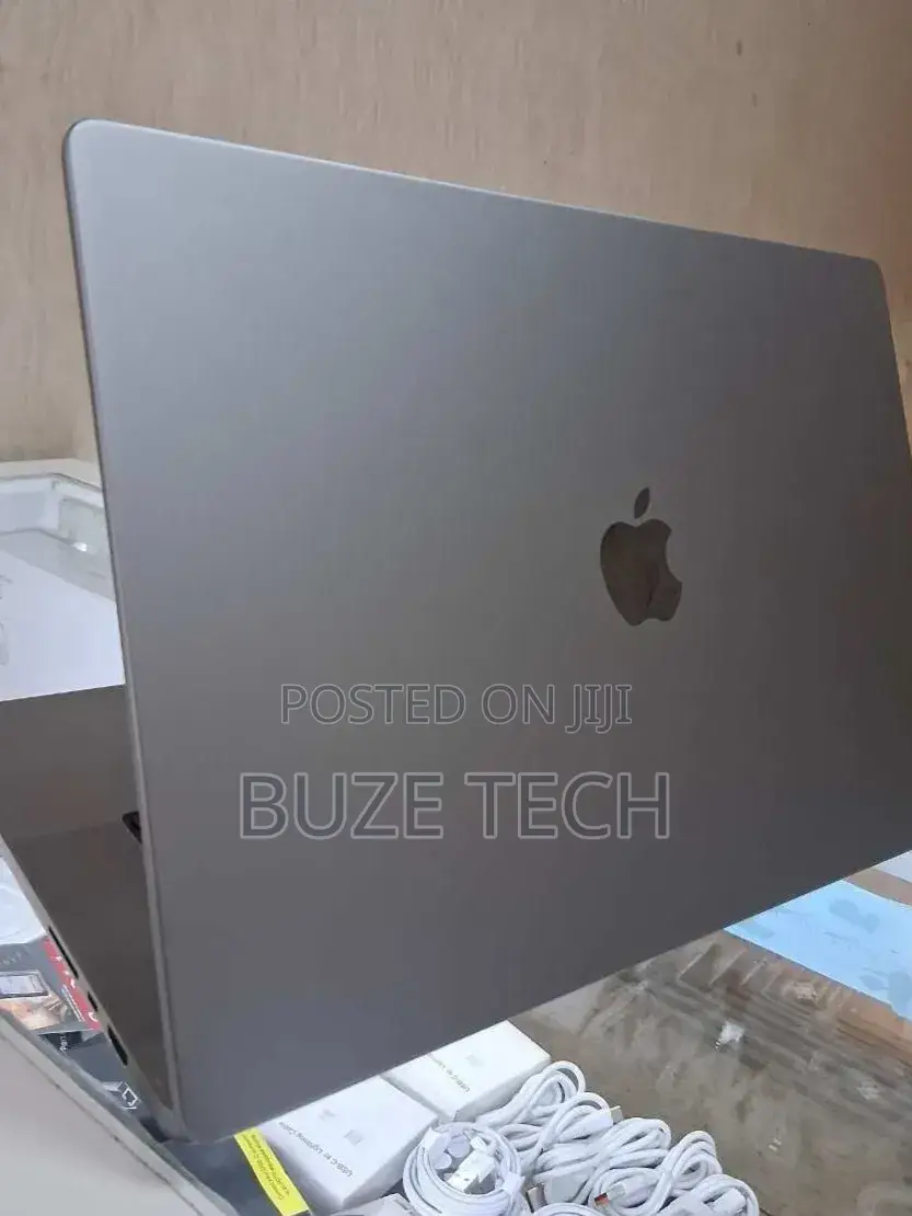 New Laptop Apple MacBook Pro 32GB Apple M1 Pro SSD 1T