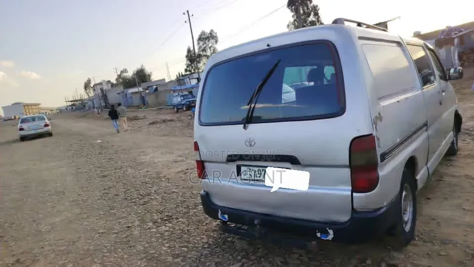 Toyota HiAce 2007 Silver