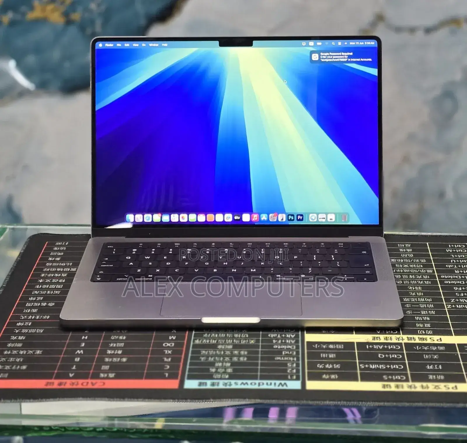 New Laptop Apple MacBook 32GB Apple M1 Pro SSD 1T