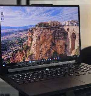 New Laptop Lenovo Legion Pro 7 32GB Intel Core Ultra 9 SSD 1T