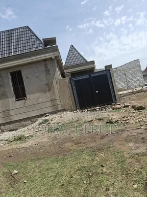 5bdrm House in Dukem, East Shewa for sale