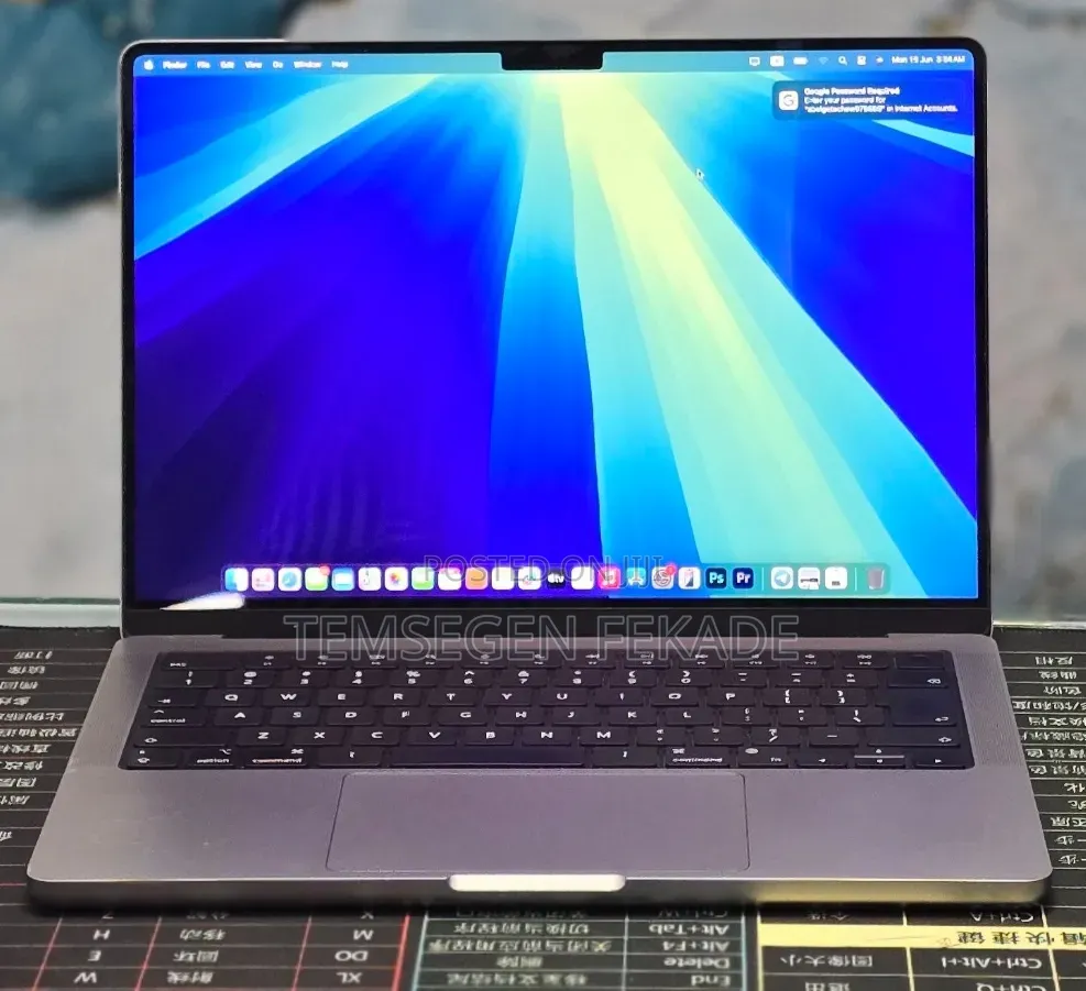 New Laptop Apple MacBook Pro 2020 M1 32GB Apple M1 Pro SSD 1T