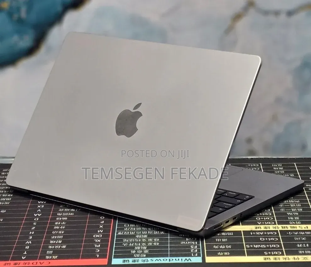 New Laptop Apple MacBook Pro 2020 M1 32GB Apple M1 Pro SSD 1T