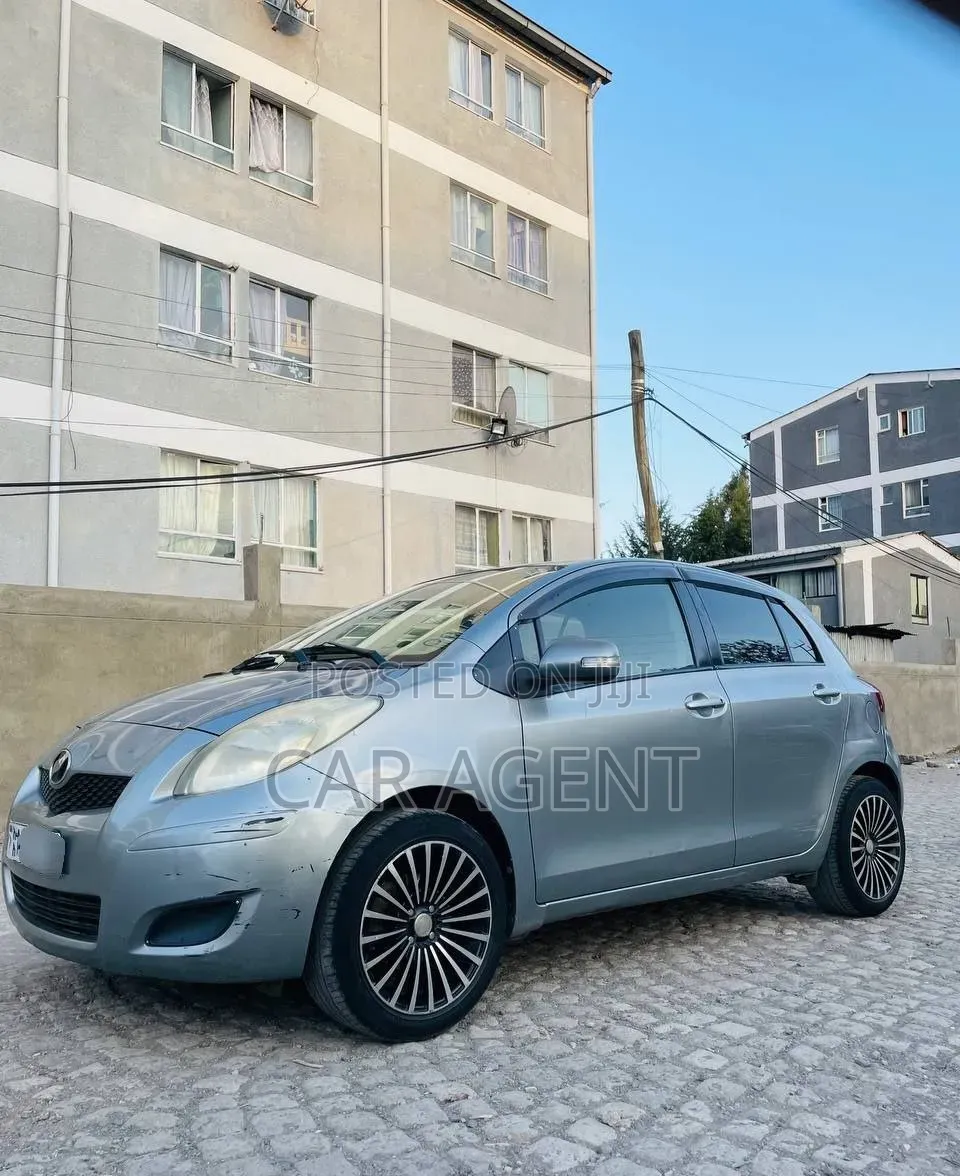 Toyota Yaris 2010 Blue