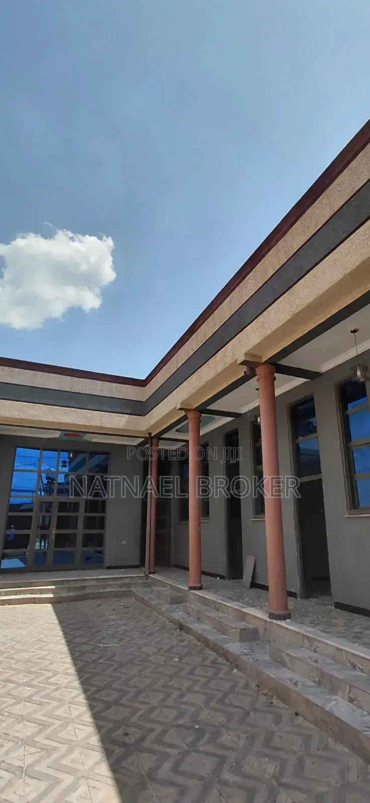 Furnished 5bdrm House in ዱከም, East Shewa for sale