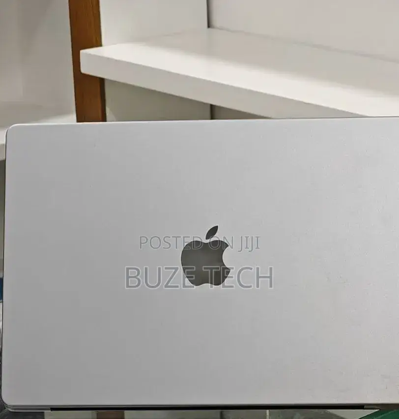 New Laptop Apple MacBook Pro 2023 M3 8GB Apple M3 SSD 512GB
