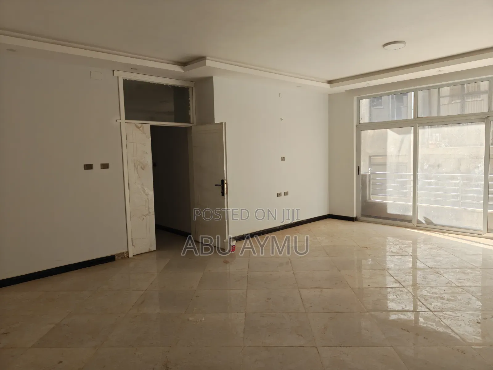 4bdrm Apartment in Lakomelza Apartments, Yeka for sale