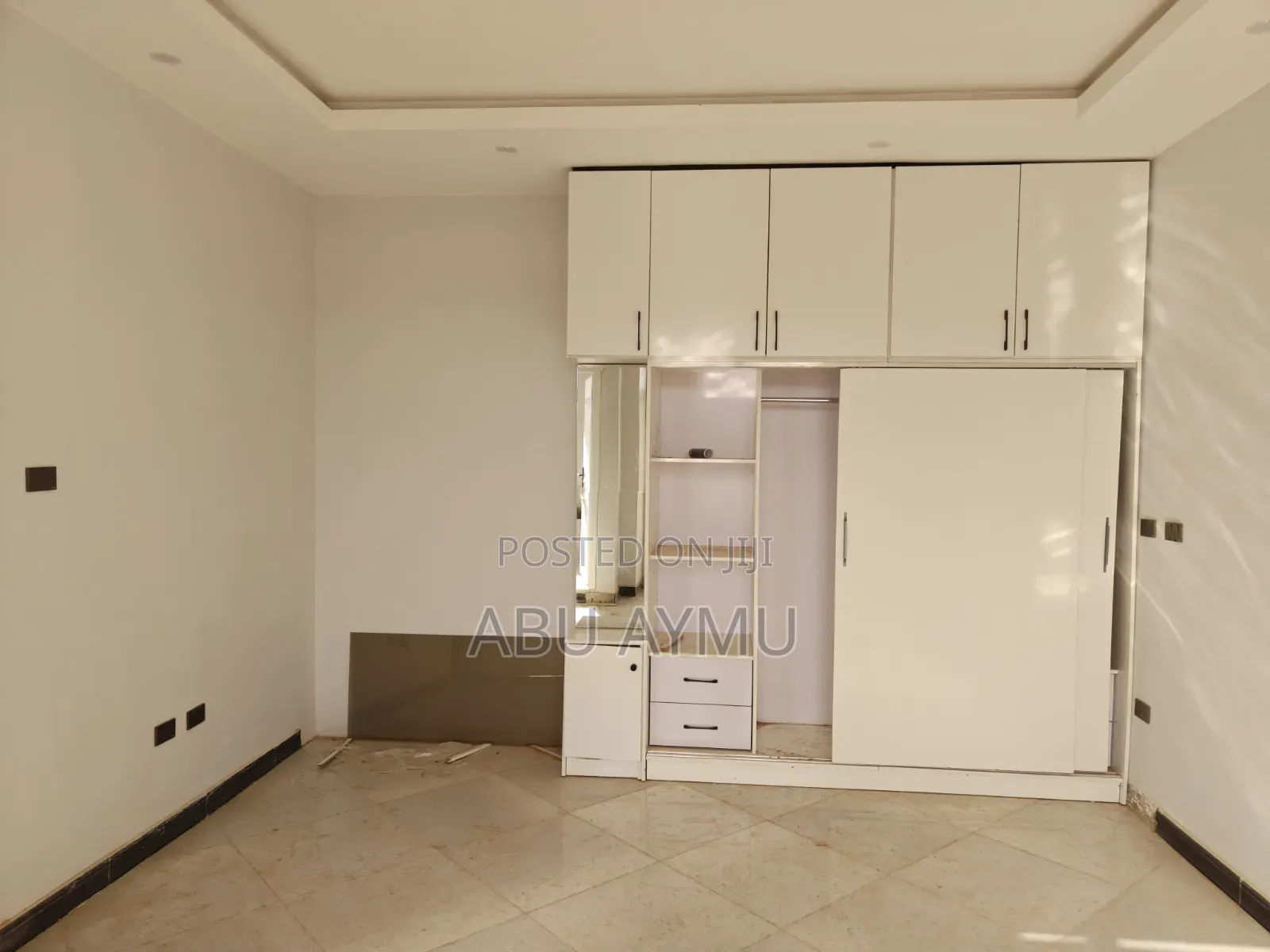 4bdrm Apartment in Lakomelza Apartments, Yeka for sale