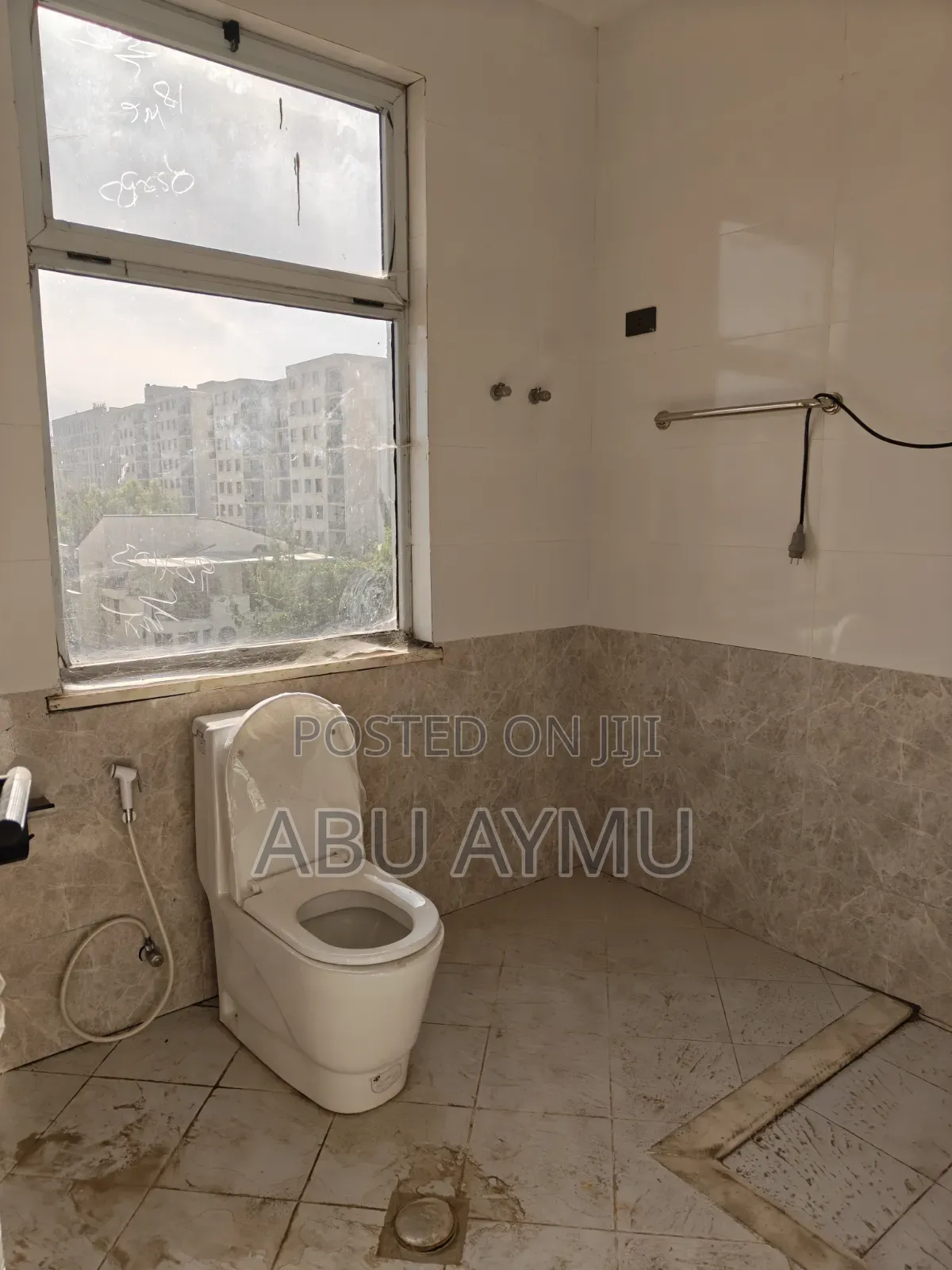 4bdrm Apartment in Lakomelza Apartments, Yeka for sale