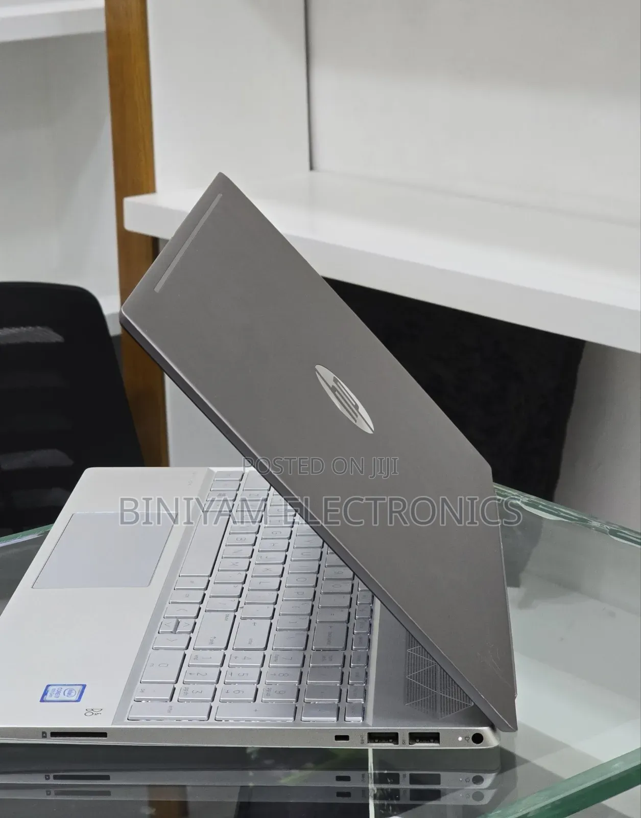 New Laptop HP Pavilion 15 8GB Intel Core i7 SSD 256GB