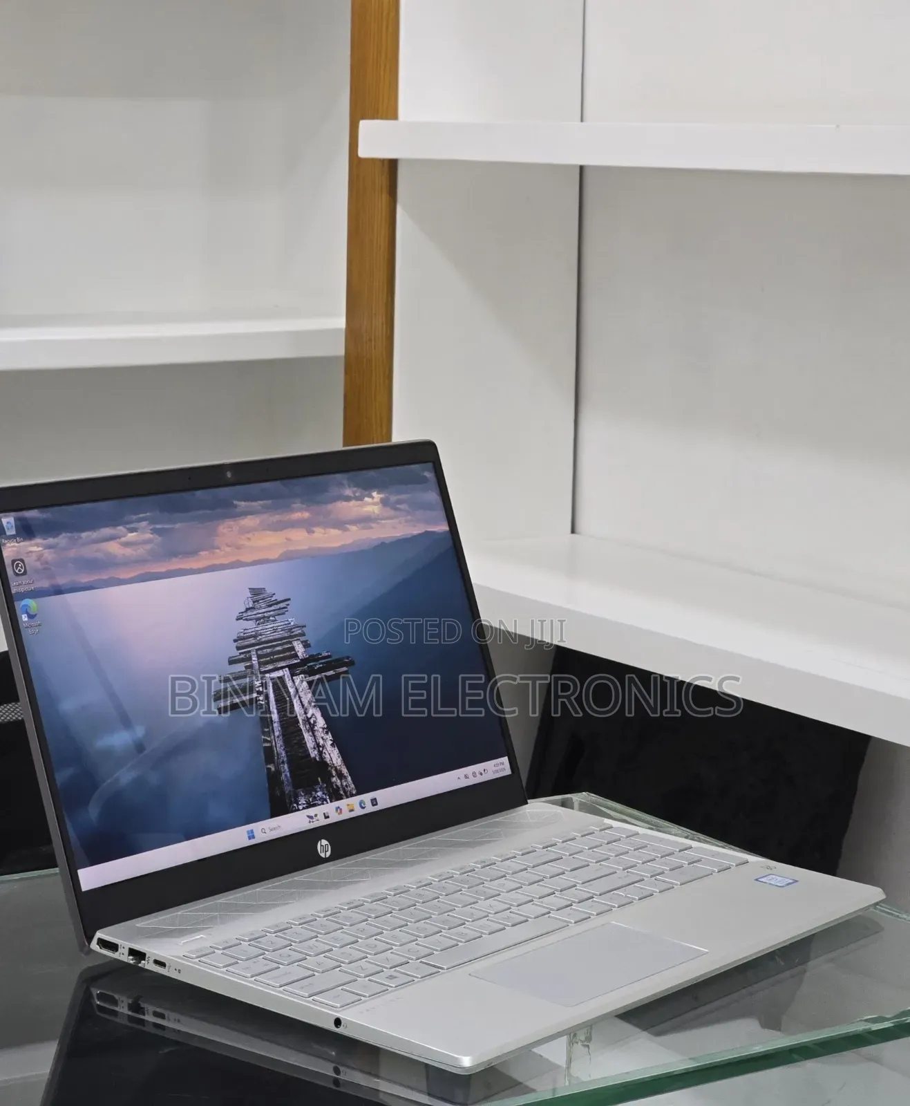 New Laptop HP Pavilion 15 8GB Intel Core i7 SSD 256GB