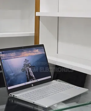 New Laptop HP Pavilion 15 8GB Intel Core i7 SSD 256GB