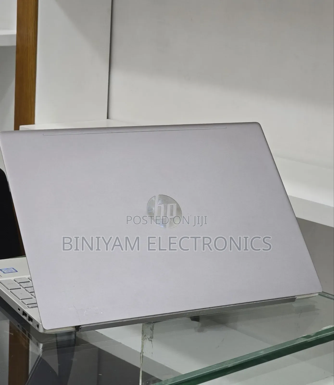 New Laptop HP Pavilion 15 8GB Intel Core i7 SSD 256GB