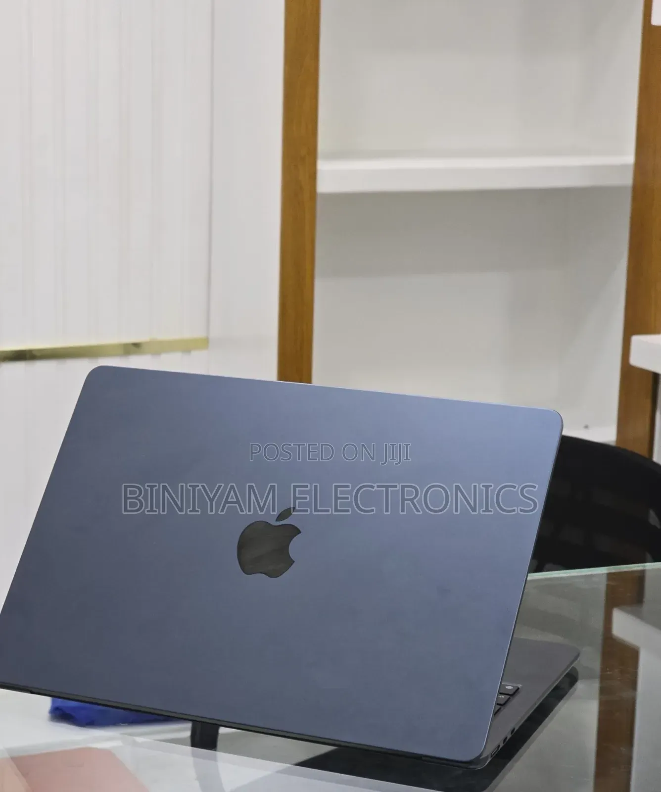 New Laptop Apple MacBook Air 2025 M4 16GB Apple M4 SSD 256GB