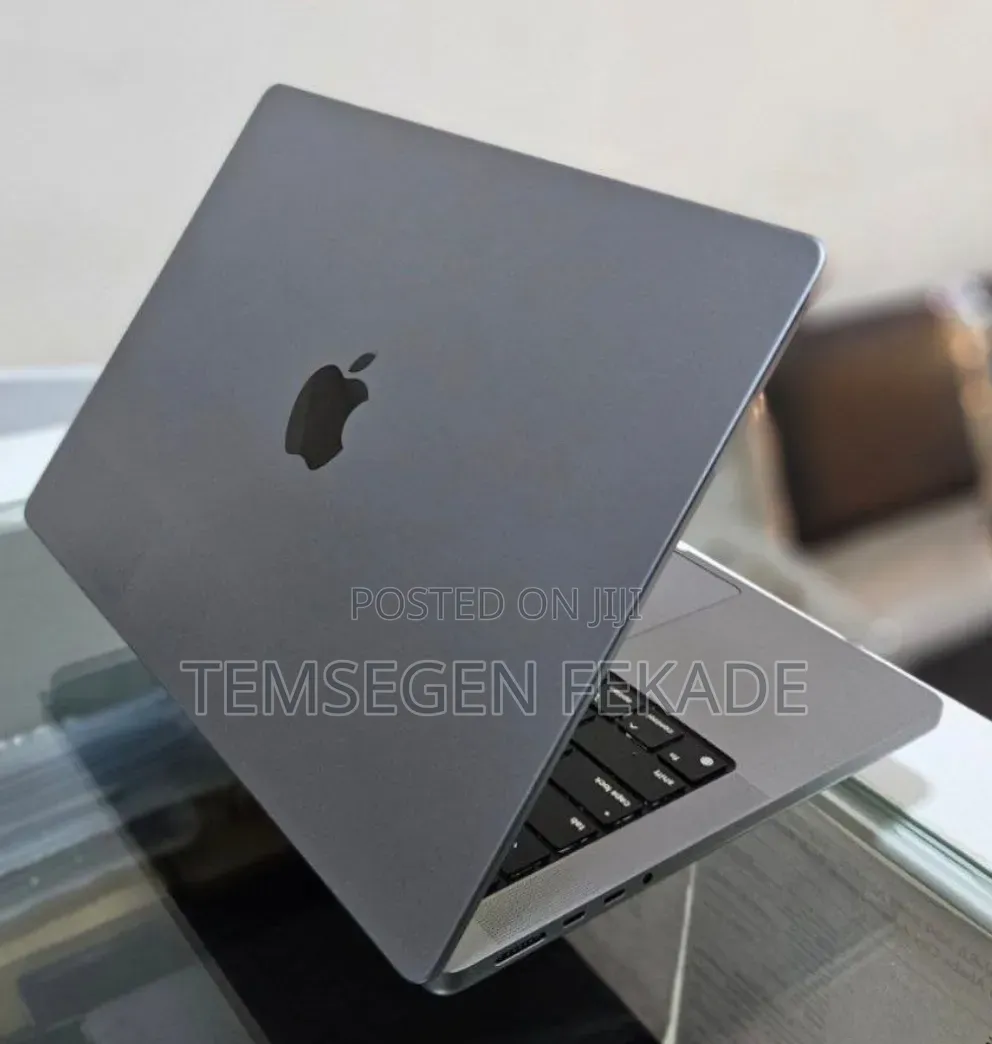 New Laptop Apple MacBook Pro 2020 M1 16GB Apple M1 Pro SSD 512GB