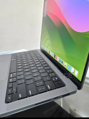 New Laptop Apple MacBook Pro 2020 M1 16GB Apple M1 Pro SSD 512GB