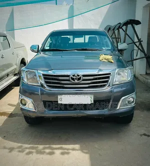 Toyota Hilux 2014 Black