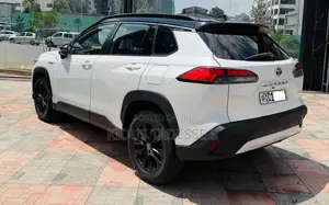 Toyota Corolla Cross Hybrid 2023 White
