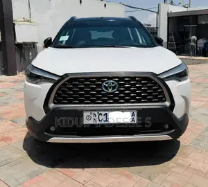 Toyota Corolla Cross Hybrid 2023 White